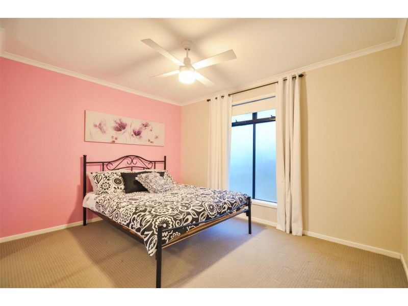 10 Autumn Court, Woodcroft SA 5162