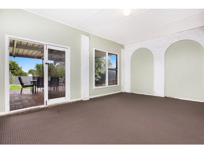15 Williams Avenue, Hackham West SA 5163