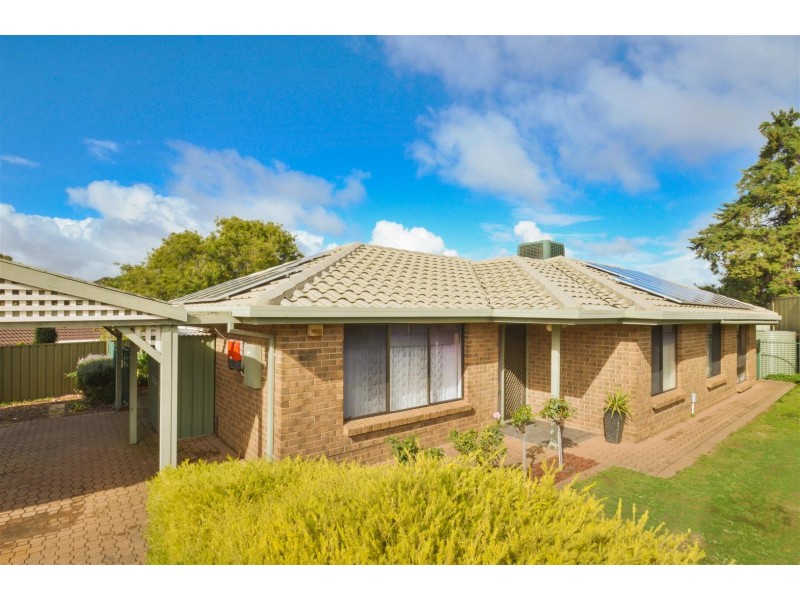 18 Hele Crescent, Trott Park SA 5158
