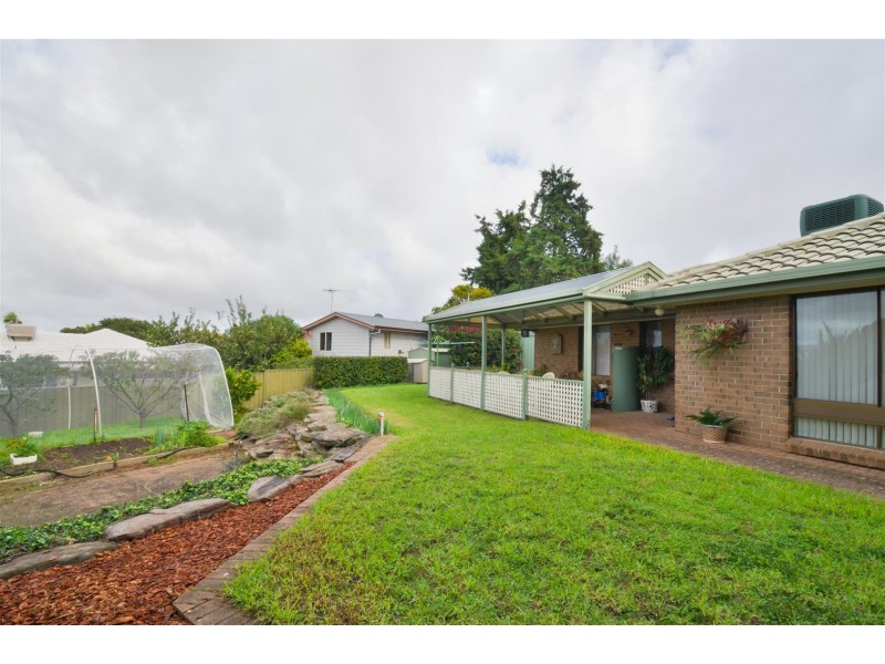 18 Hele Crescent, Trott Park SA 5158