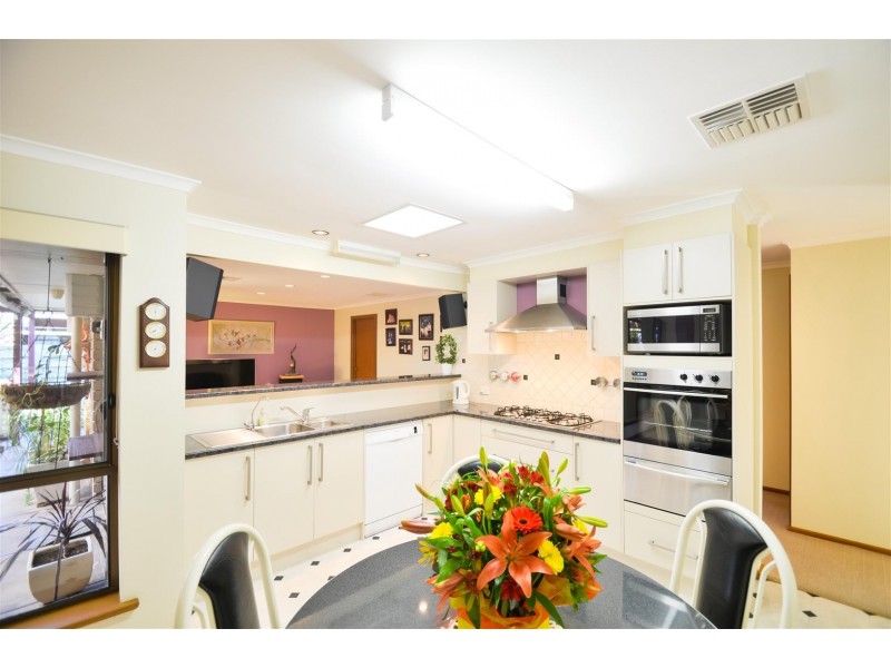 6 Apollo Drive, Hallett Cove SA 5158