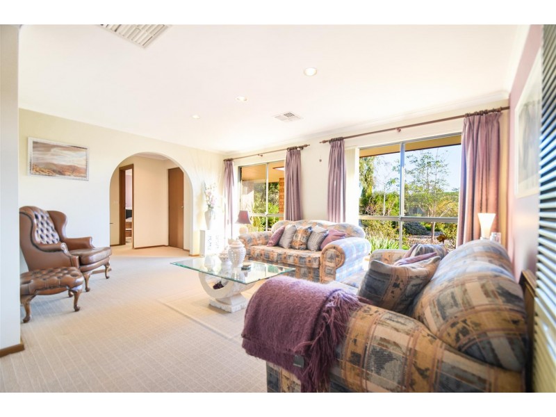 6 Apollo Drive, Hallett Cove SA 5158