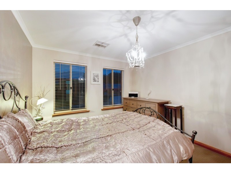 11 Verdant Parade, Woodcroft SA 5162