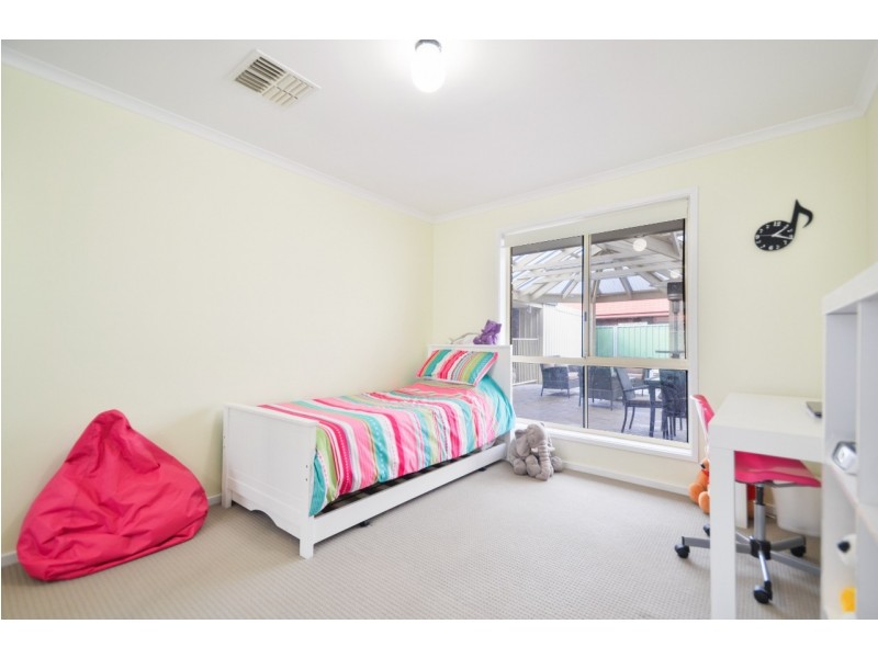 32 Sir James Hardy Way, Woodcroft SA 5162