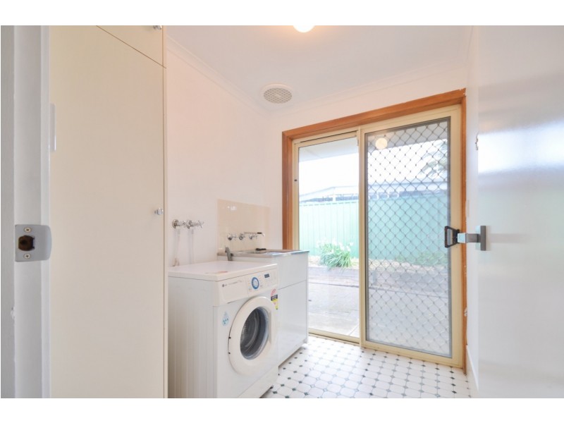 32 Sir James Hardy Way, Woodcroft SA 5162