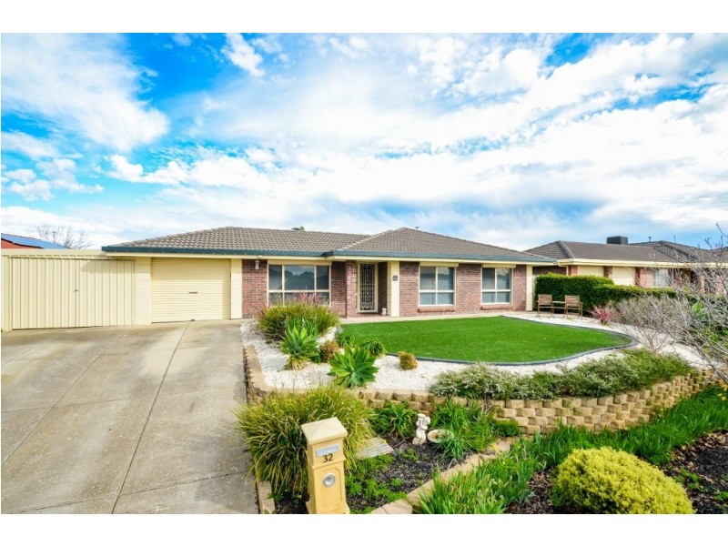 32 Sir James Hardy Way, Woodcroft SA 5162