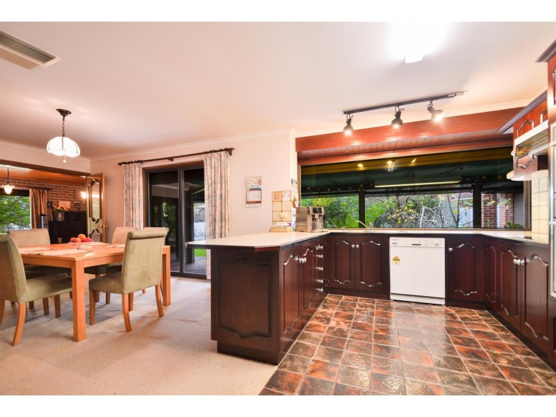 7 Oakridge Road, Aberfoyle Park SA 5159