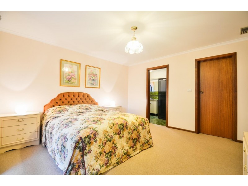 7 Oakridge Road, Aberfoyle Park SA 5159