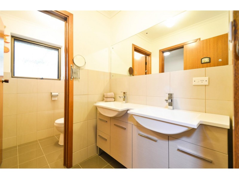 7 Oakridge Road, Aberfoyle Park SA 5159