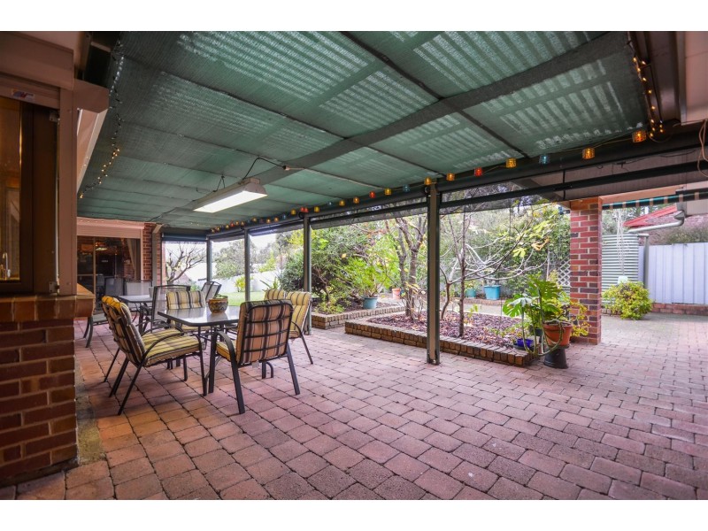 7 Oakridge Road, Aberfoyle Park SA 5159