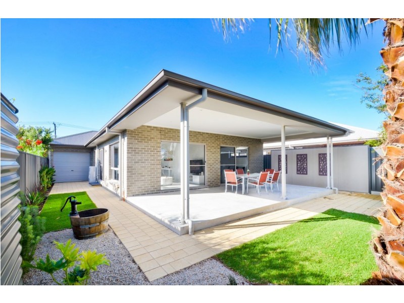 16 and 16A The Triangle, Warradale SA 5046