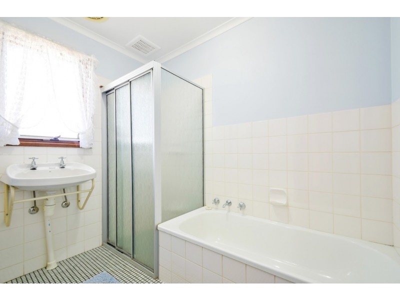 8 Vistula Court, Hackham West SA 5163