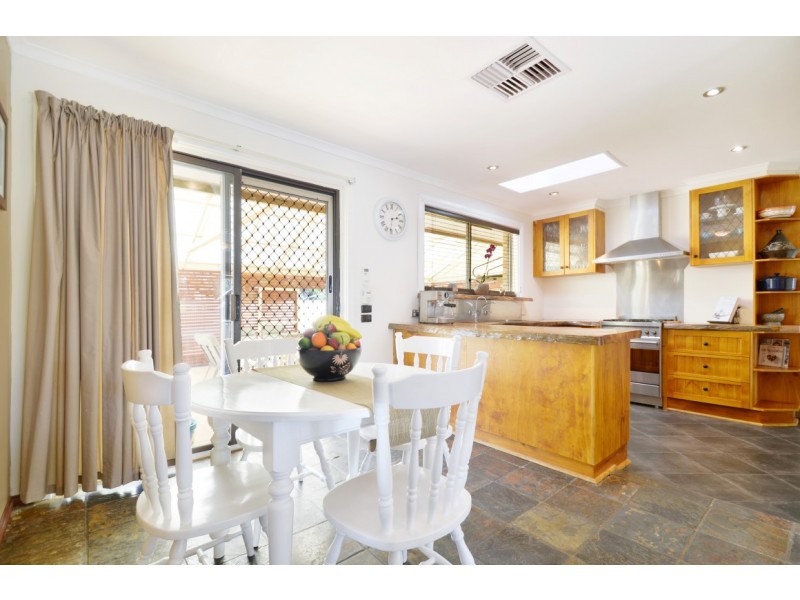 18 Clement Drive, Morphett Vale SA 5162