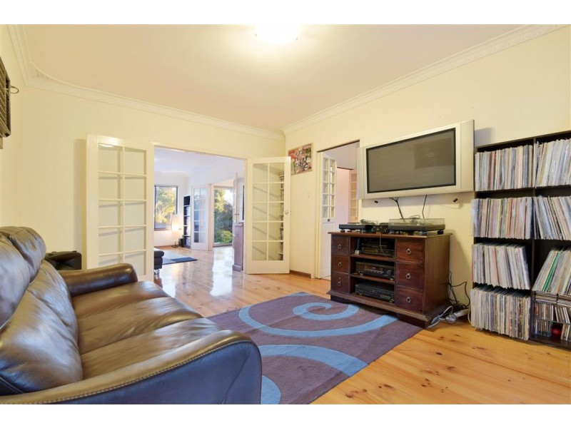 9 Swan Avenue, Happy Valley SA 5159