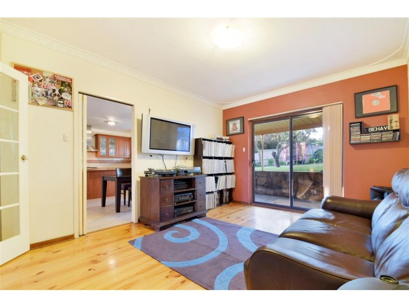 9 Swan Avenue, Happy Valley SA 5159