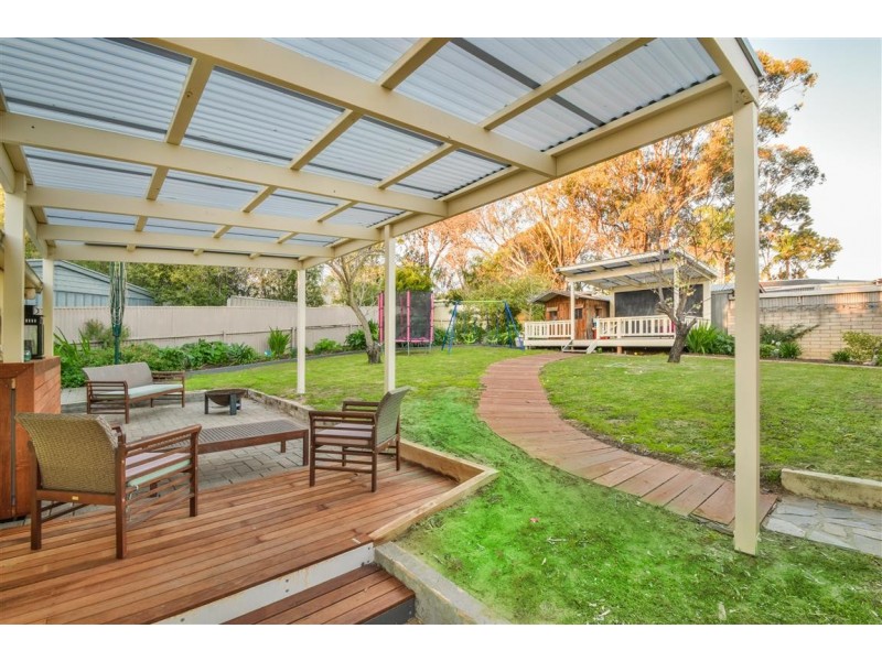 9 Swan Avenue, Happy Valley SA 5159