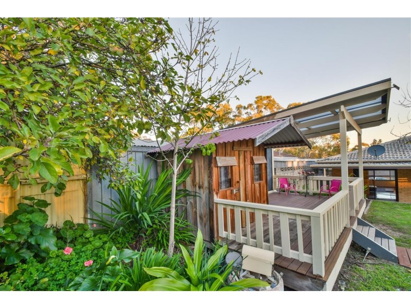 9 Swan Avenue, Happy Valley SA 5159