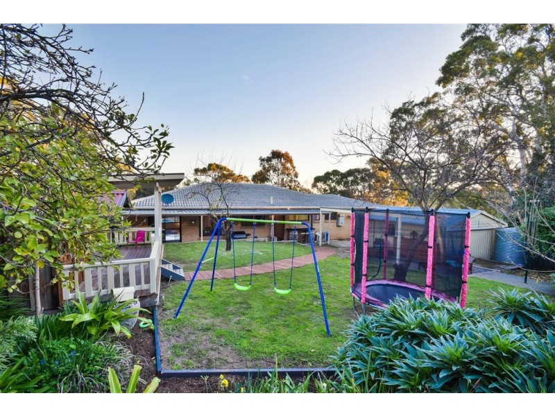 9 Swan Avenue, Happy Valley SA 5159