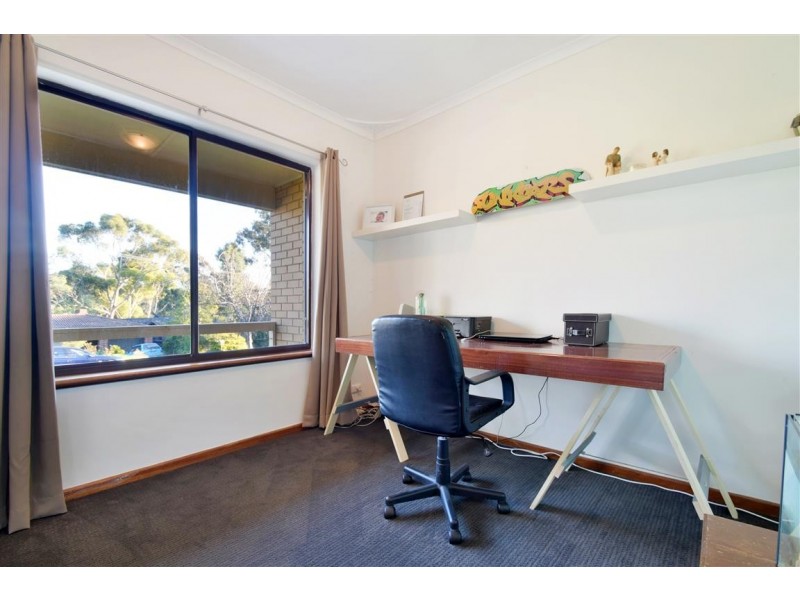 9 Swan Avenue, Happy Valley SA 5159