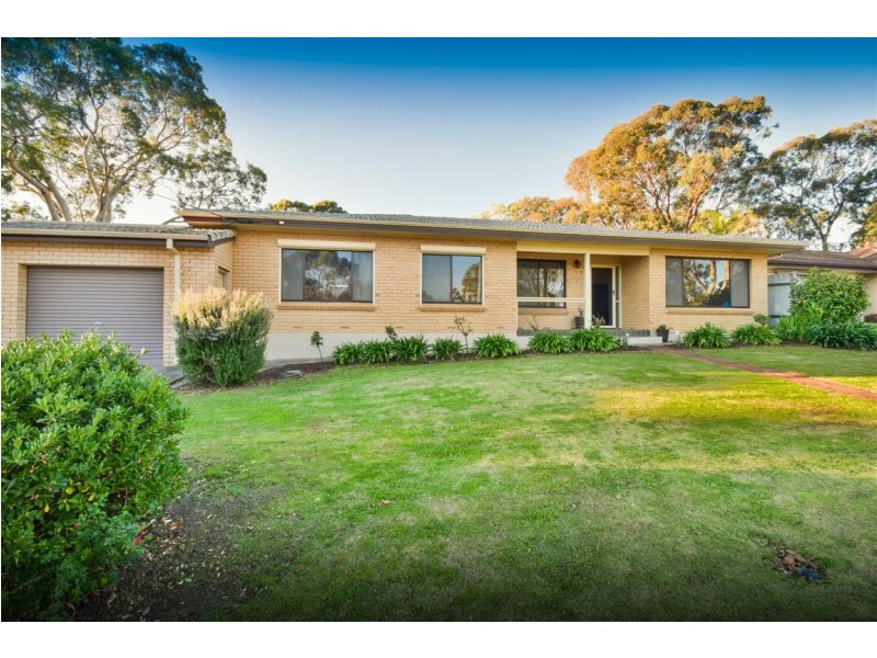 9 Swan Avenue, Happy Valley SA 5159