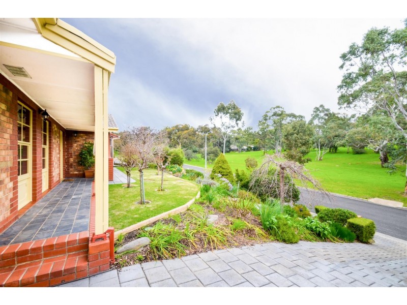52 Horseshoe Drive, Aberfoyle Park SA 5159