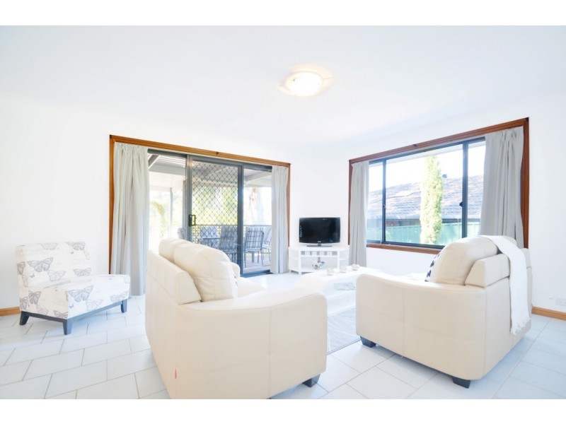 31 Dunalbyn Drive, Aberfoyle Park SA 5159