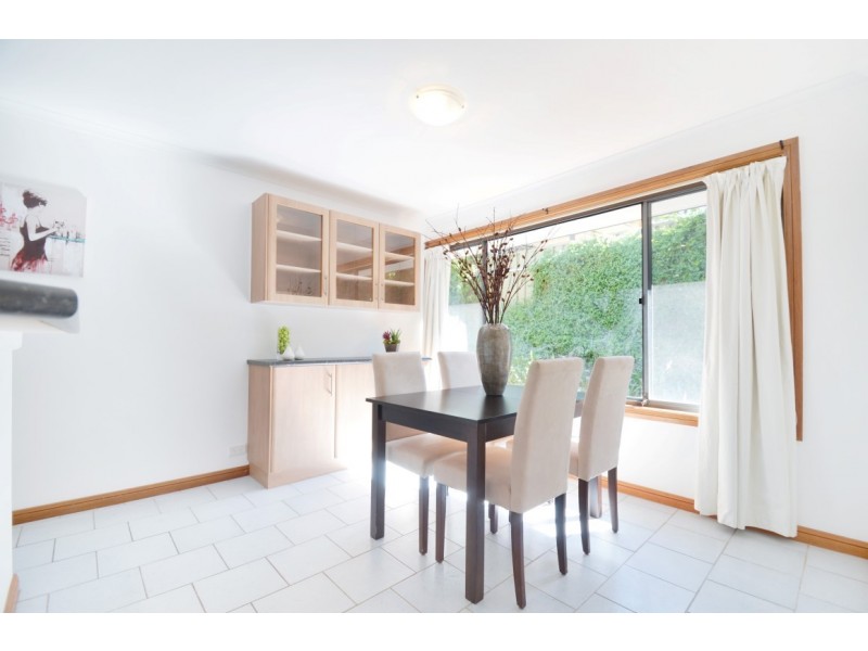 31 Dunalbyn Drive, Aberfoyle Park SA 5159