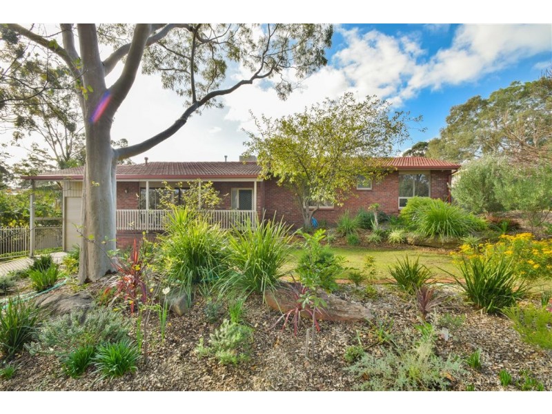 3 Swan Avenue, Happy Valley SA 5159