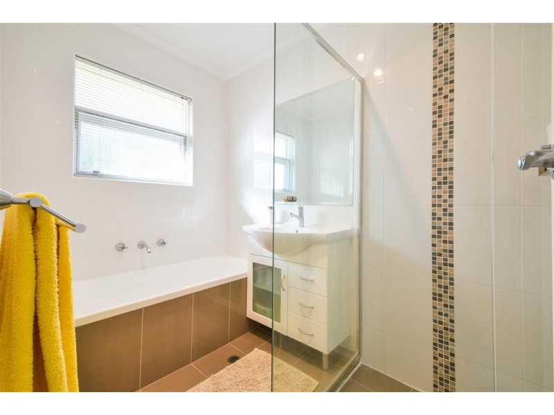 3 Swan Avenue, Happy Valley SA 5159