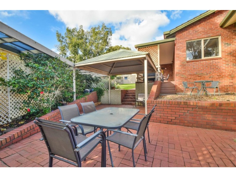3 Swan Avenue, Happy Valley SA 5159