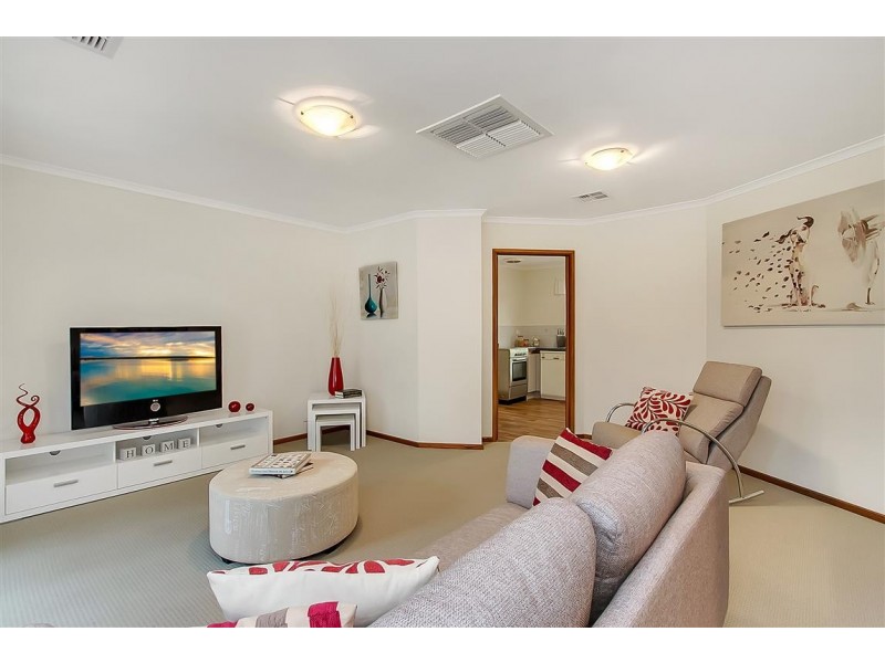 18 Hispano Drive, Woodcroft SA 5162