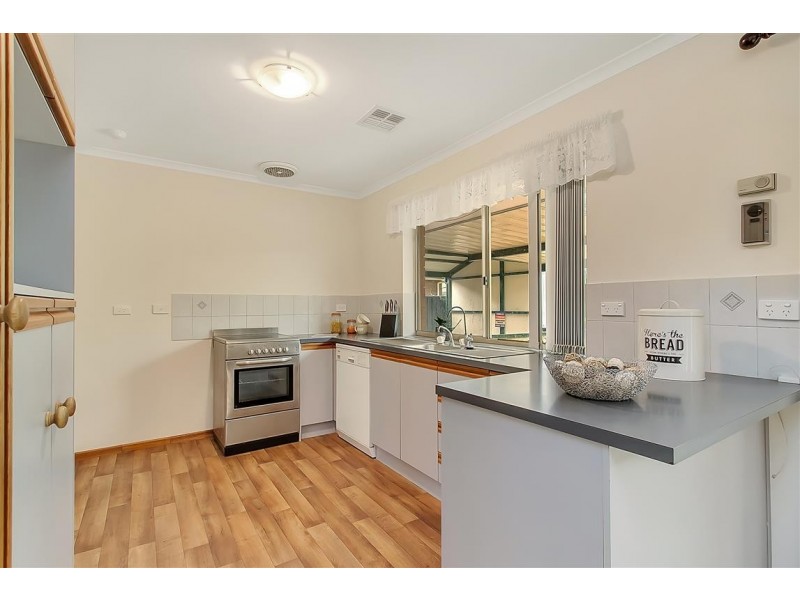 18 Hispano Drive, Woodcroft SA 5162