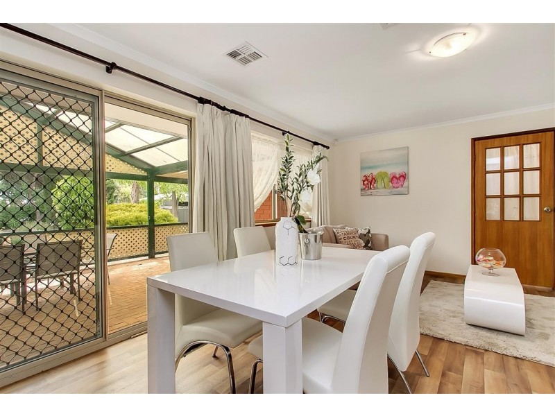 18 Hispano Drive, Woodcroft SA 5162