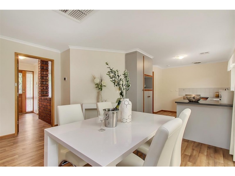 18 Hispano Drive, Woodcroft SA 5162