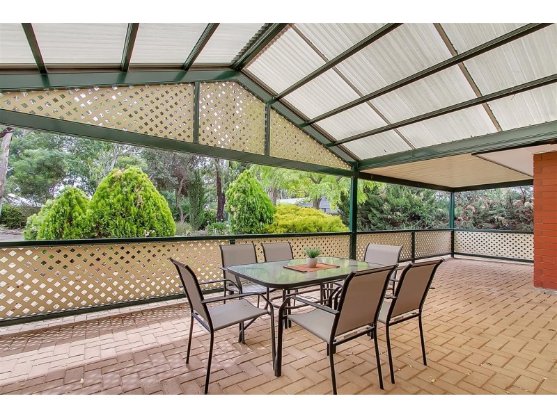 18 Hispano Drive, Woodcroft SA 5162