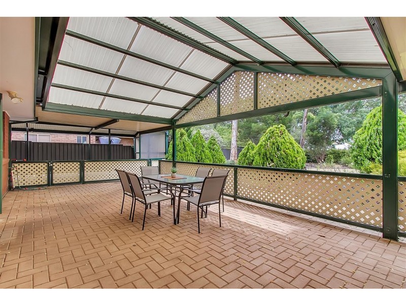 18 Hispano Drive, Woodcroft SA 5162
