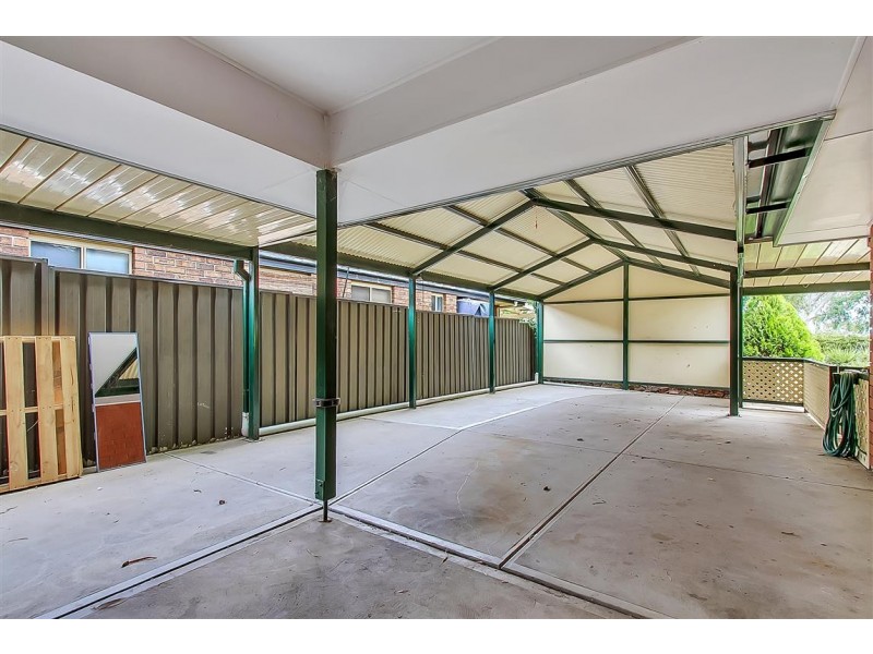 18 Hispano Drive, Woodcroft SA 5162
