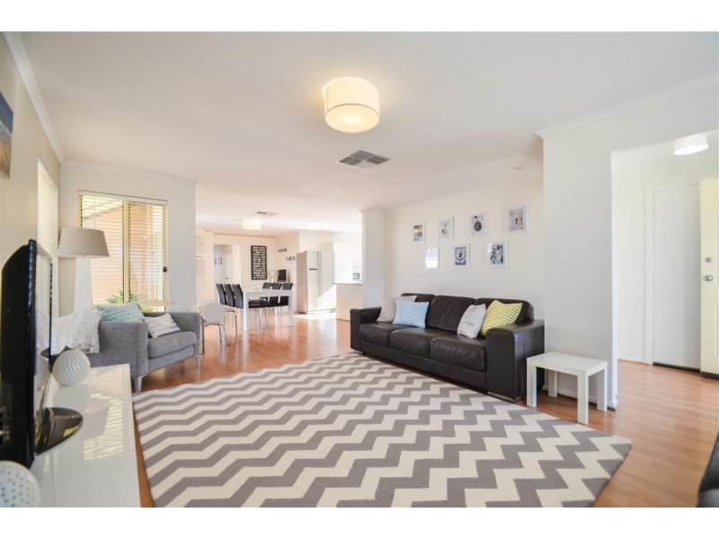 13 Mundulla Avenue, Woodcroft SA 5162