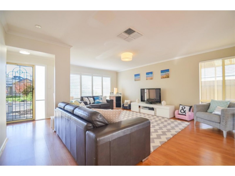 13 Mundulla Avenue, Woodcroft SA 5162