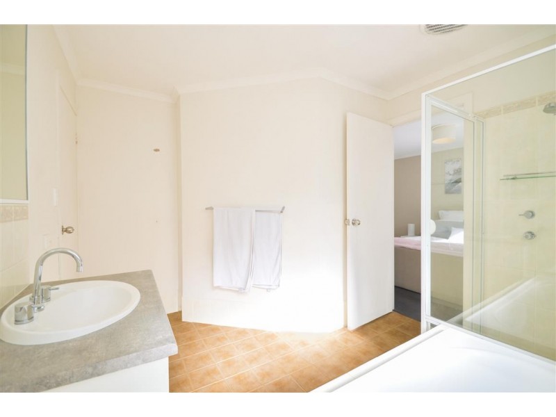 13 Mundulla Avenue, Woodcroft SA 5162