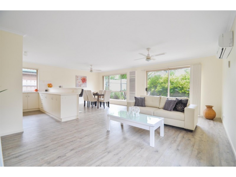 6 Padthaway Court, Woodcroft SA 5162