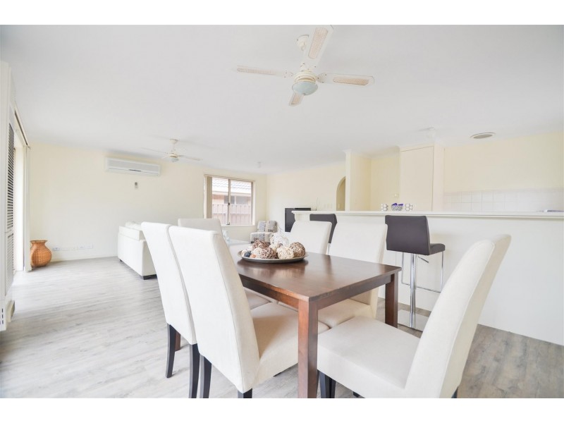6 Padthaway Court, Woodcroft SA 5162