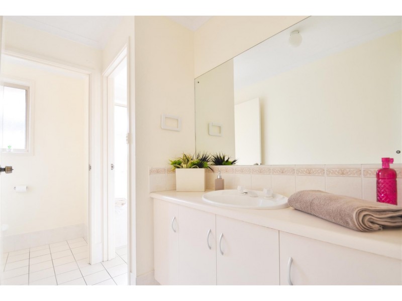 6 Padthaway Court, Woodcroft SA 5162