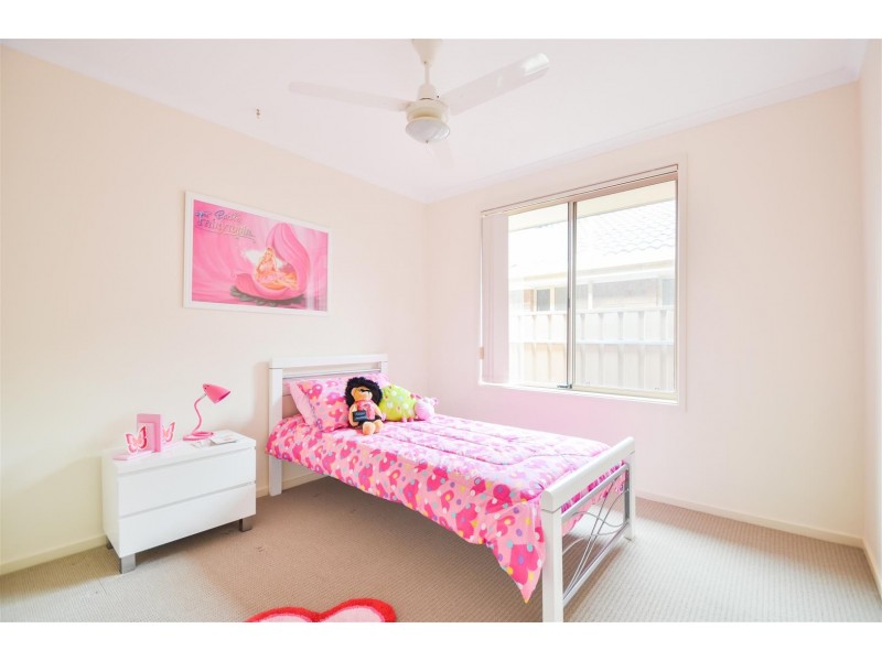 6 Padthaway Court, Woodcroft SA 5162