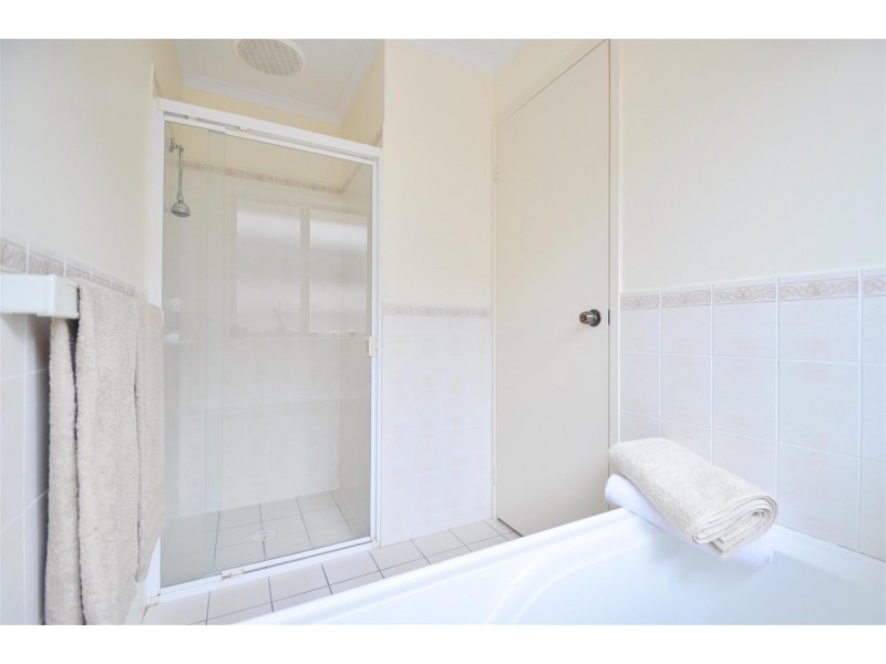 6 Padthaway Court, Woodcroft SA 5162