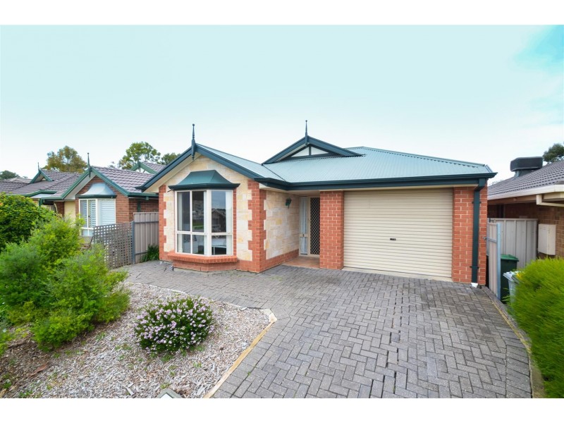 6 Padthaway Court, Woodcroft SA 5162