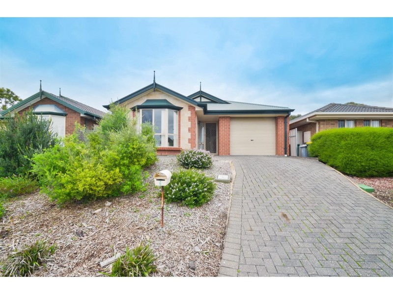 6 Padthaway Court, Woodcroft SA 5162