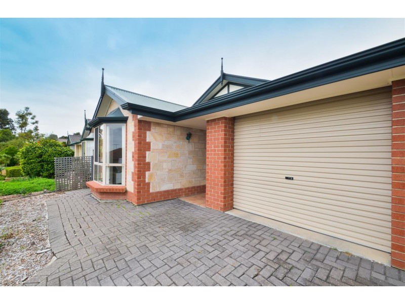 6 Padthaway Court, Woodcroft SA 5162