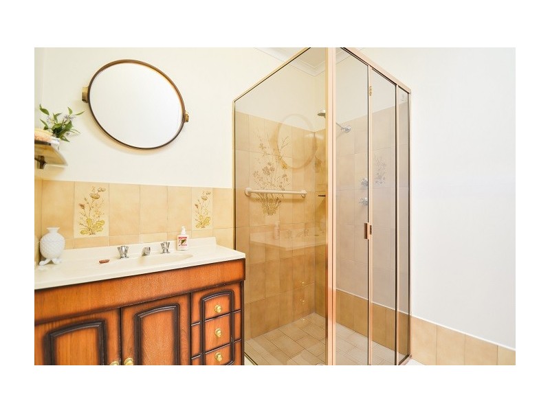1-1 Ween Avenue, Happy Valley SA 5159