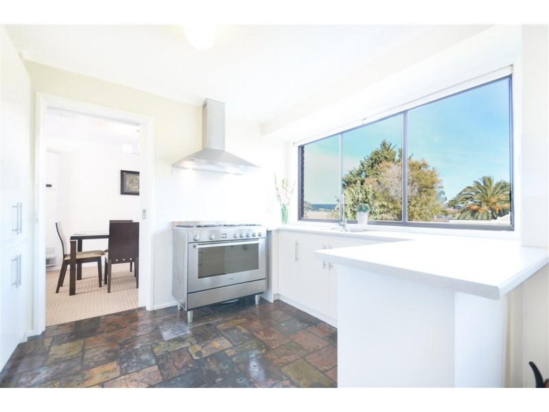 32 Latimer Crescent, Trott Park SA 5158